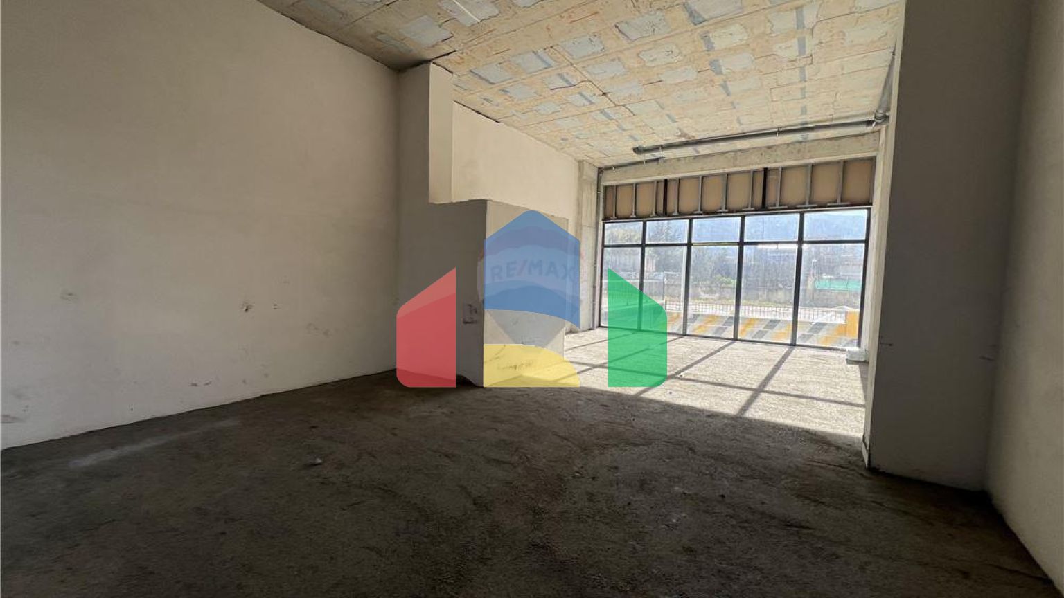 Commercial - Shop Single Tenant - Lungo Mare, Vlorë, Vlorë - AL