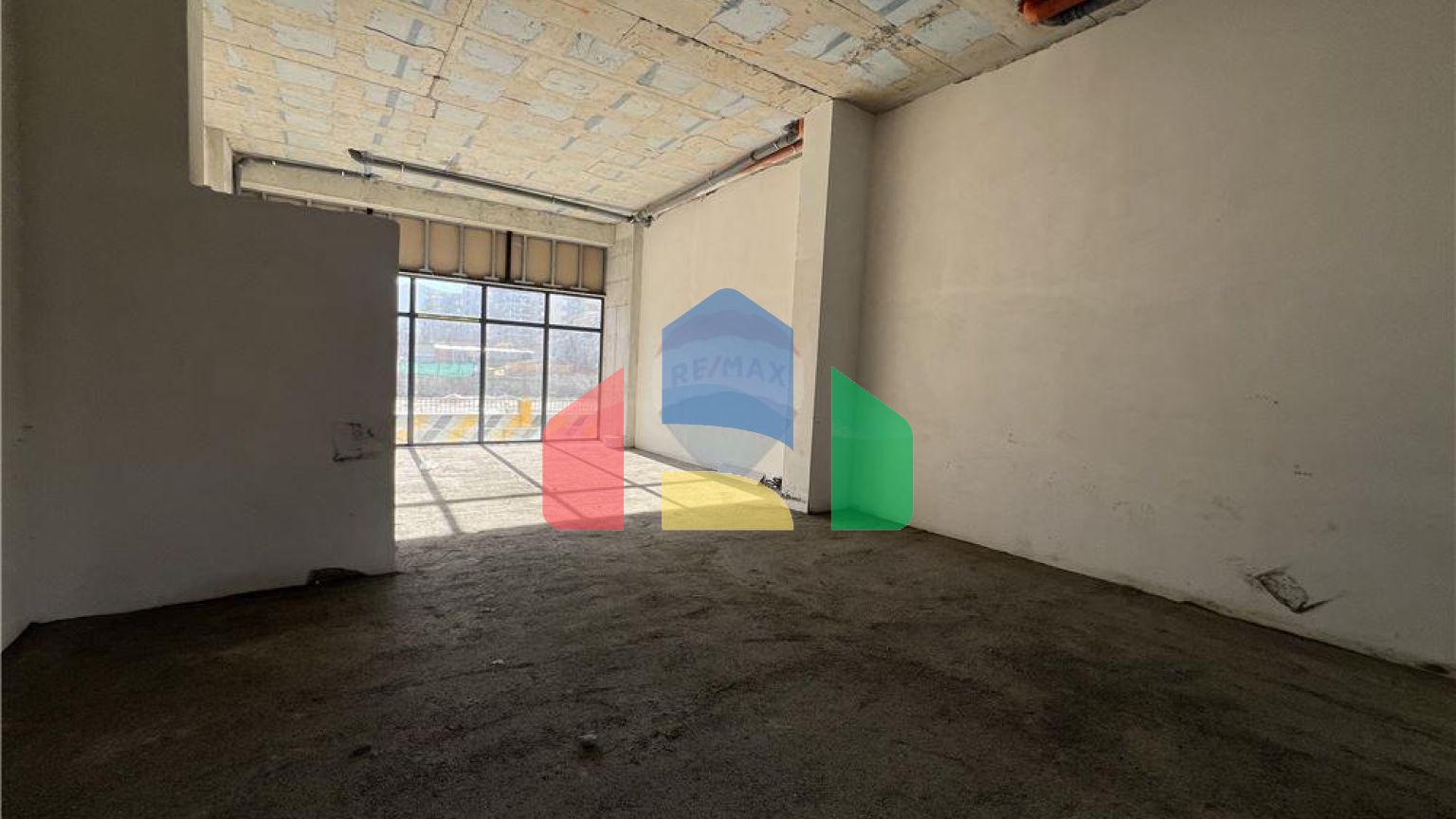 Commercial - Shop Single Tenant - Lungo Mare, Vlorë, Vlorë - AL