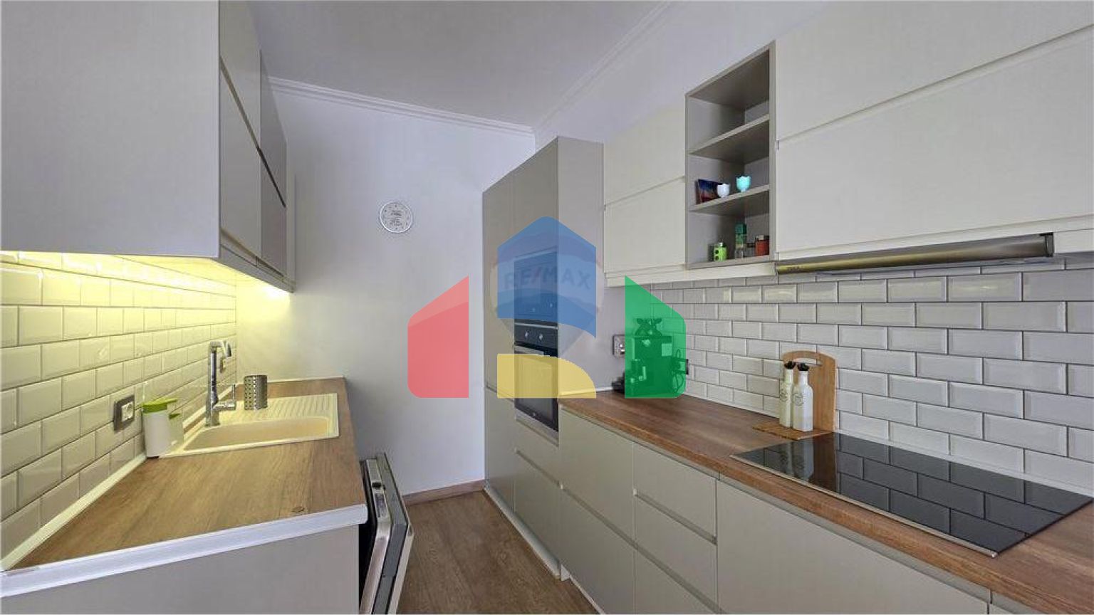 Residential - Condo/Apartment - Rruga Dhimitër Konomi, Lungomare, Vlorë - AL