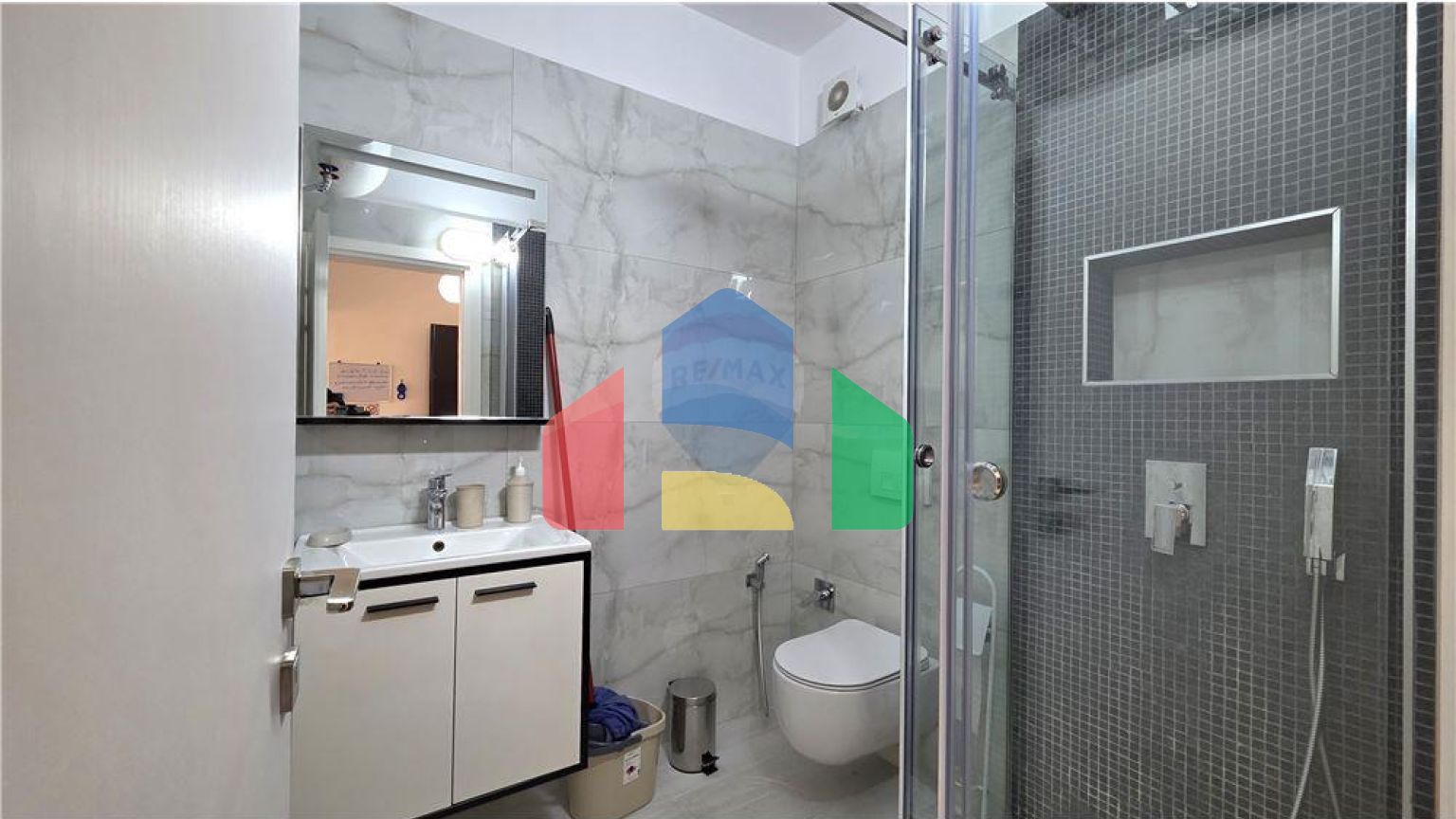 Residential - Condo/Apartment - Rruga Dhimitër Konomi, Lungomare, Vlorë - AL