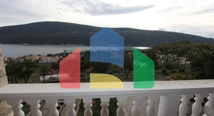 Дом в Дженовичи с прекрасным видом на море