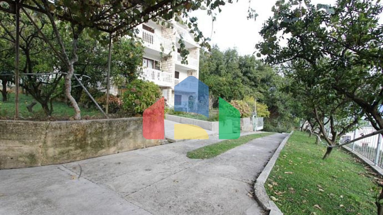 Дом в Дженовичи с прекрасным видом на море