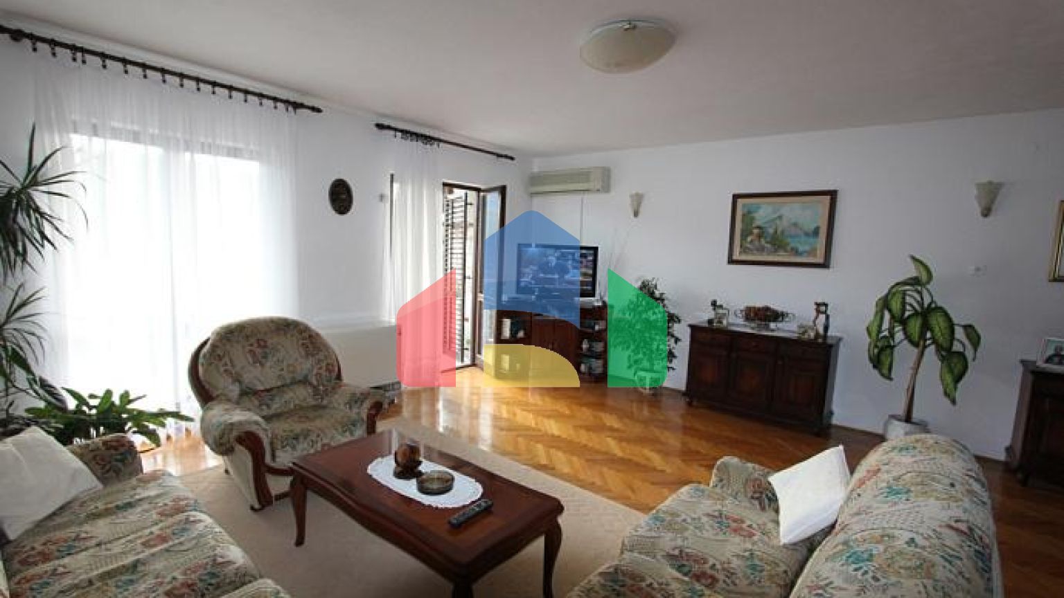 Дом в Дженовичи с прекрасным видом на море