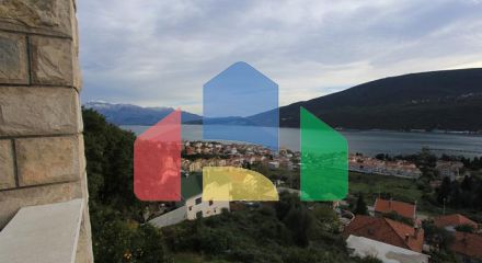 Дом в Дженовичи с прекрасным видом на море