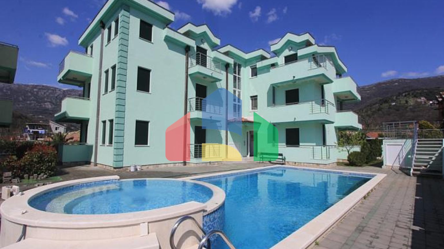 Квартиры в комплексе в Херцег Нови