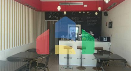 Кафе с террасой на первой линии в Херцег Нови