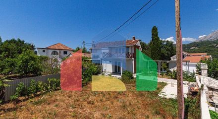 Двухквартирный дом с великолепным видом на Адриатическое море. Идеально подходит для жизни или инвестиций.