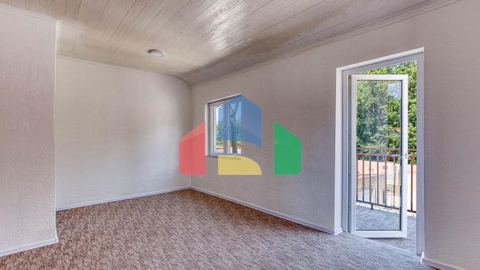 Двухквартирный дом с великолепным видом на Адриатическое море. Идеально подходит для жизни или инвестиций.