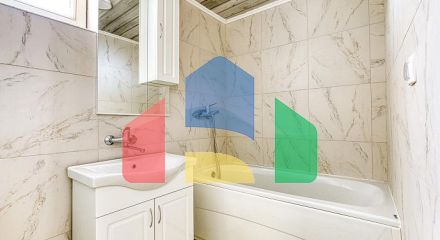 Двухквартирный дом с великолепным видом на Адриатическое море. Идеально подходит для жизни или инвестиций.