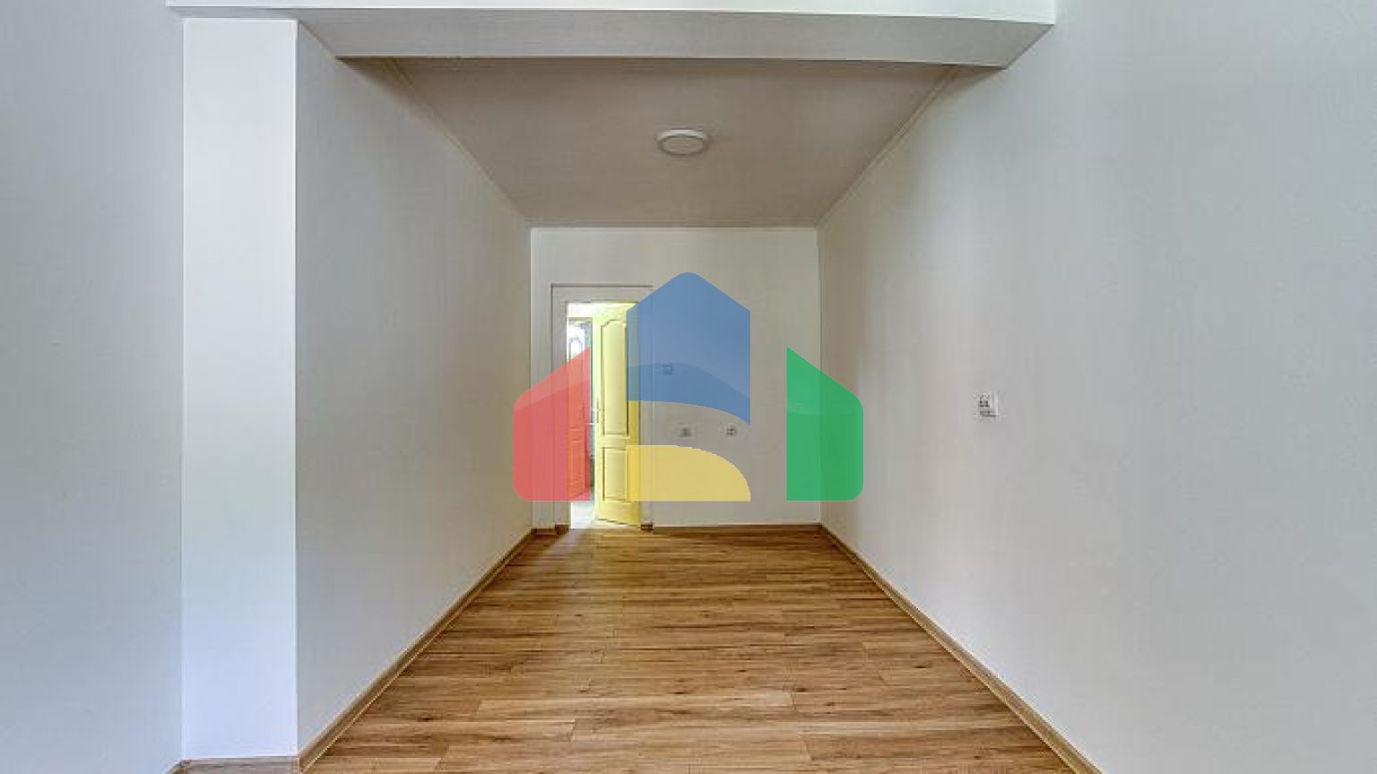 Двухквартирный дом с великолепным видом на Адриатическое море. Идеально подходит для жизни или инвестиций.