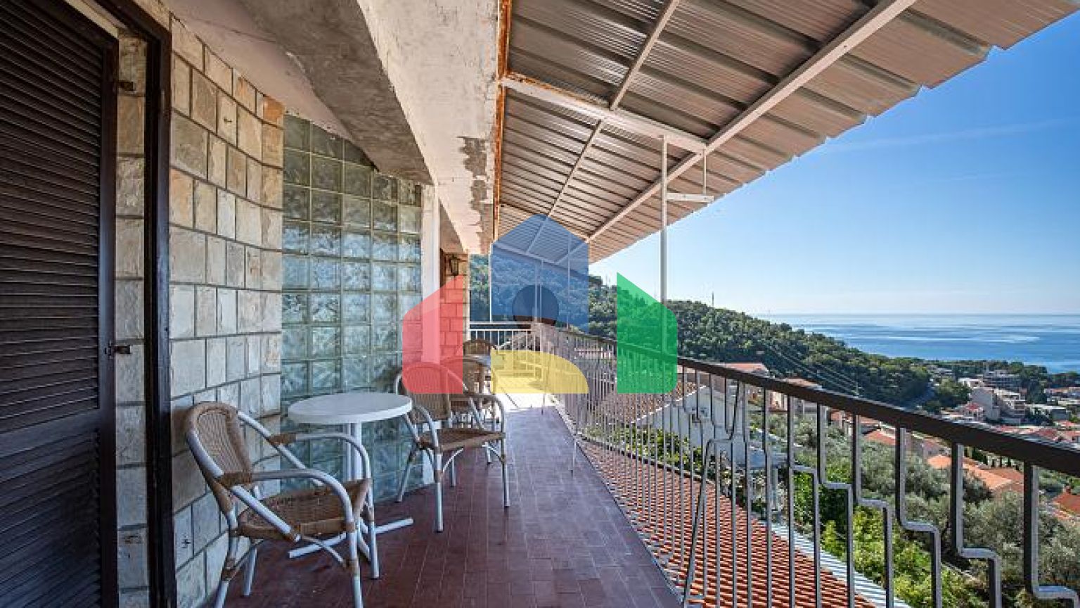 Продаётся дом в Пржно, рядом со Свети-Стефаном – отличное расположение.