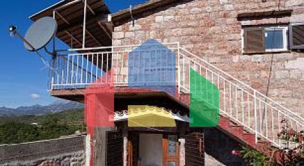 Продаётся дом в Пржно, рядом со Свети-Стефаном – отличное расположение.