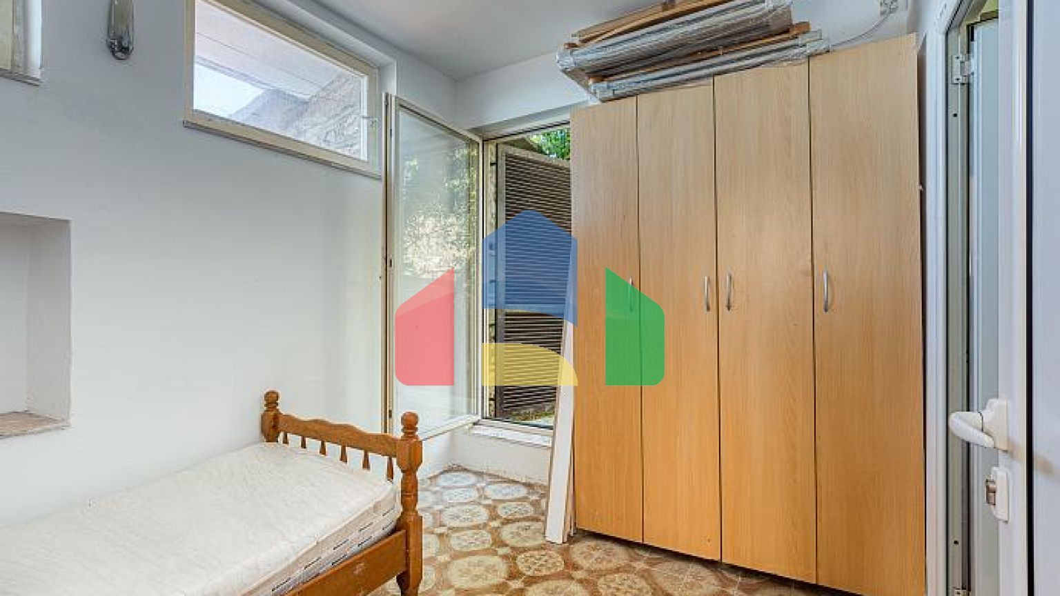 Продаётся дом в Пржно, рядом со Свети-Стефаном – отличное расположение.