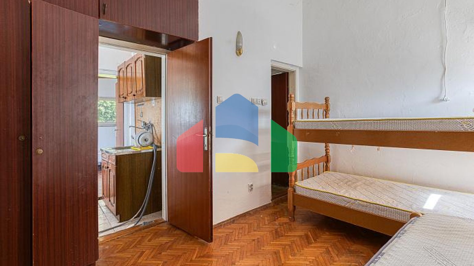 Продаётся дом в Пржно, рядом со Свети-Стефаном – отличное расположение.