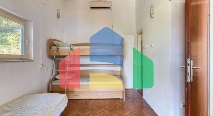 Продаётся дом в Пржно, рядом со Свети-Стефаном – отличное расположение.