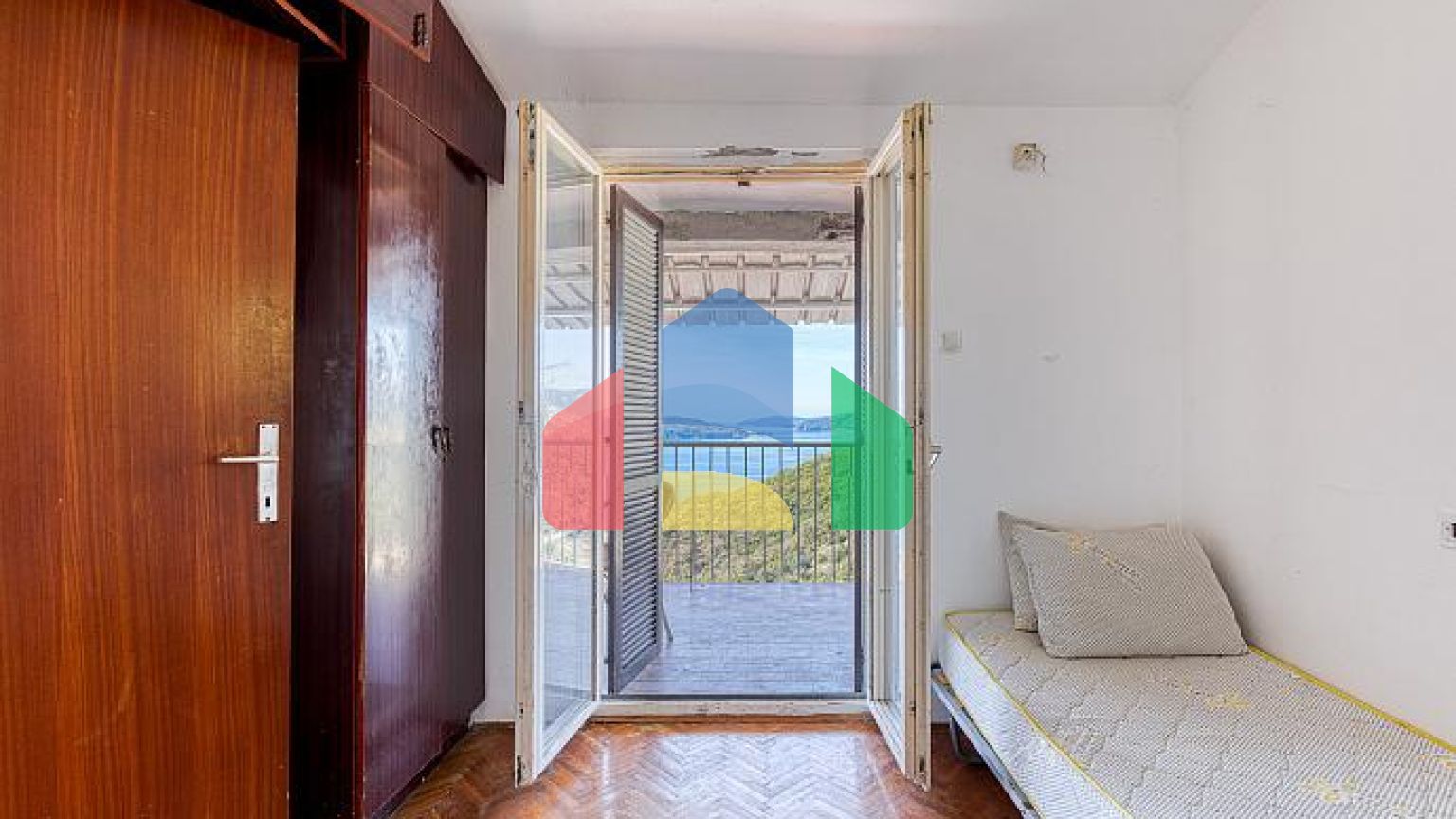 Продаётся дом в Пржно, рядом со Свети-Стефаном – отличное расположение.