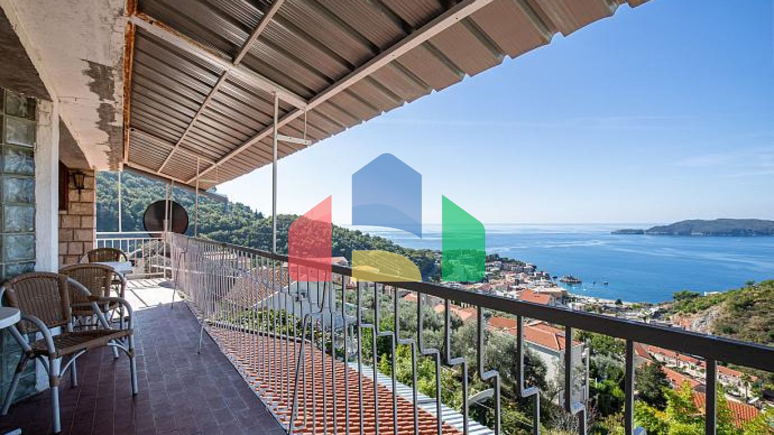 Продаётся дом в Пржно, рядом со Свети-Стефаном – отличное расположение.