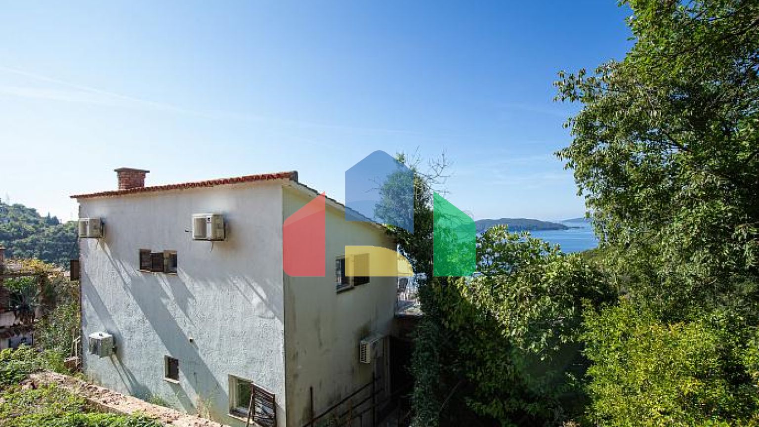 Продаётся дом в Пржно, рядом со Свети-Стефаном – отличное расположение.