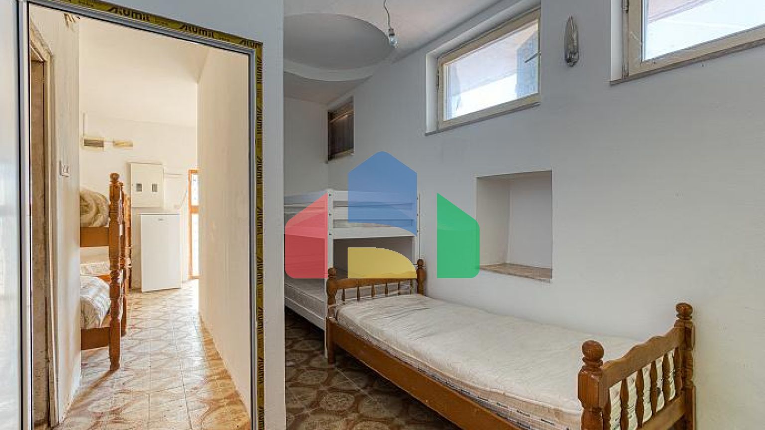 Продаётся дом в Пржно, рядом со Свети-Стефаном – отличное расположение.