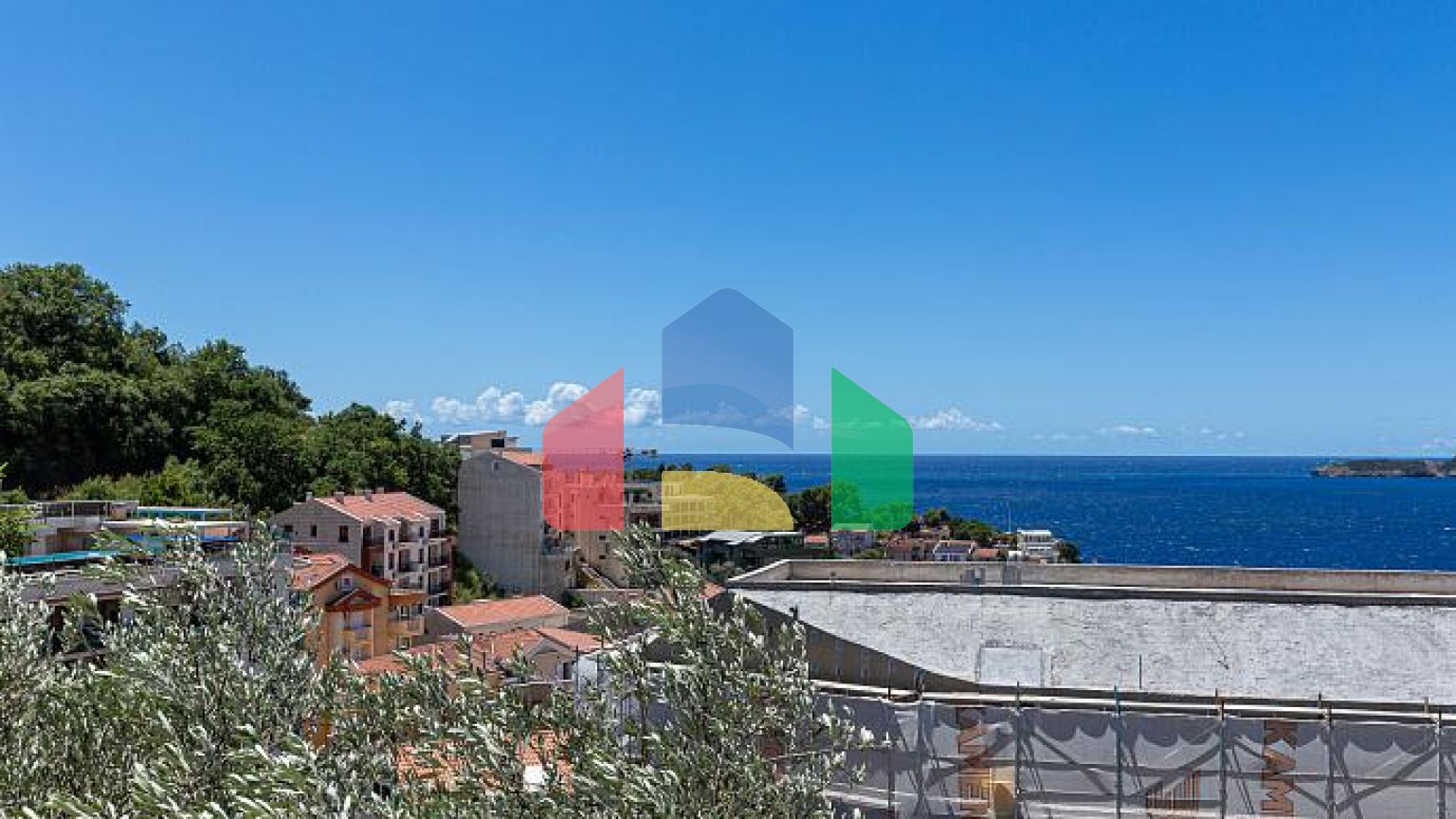 Квартира с гаражом в Пржно – Готова к заселению, в тихом районе