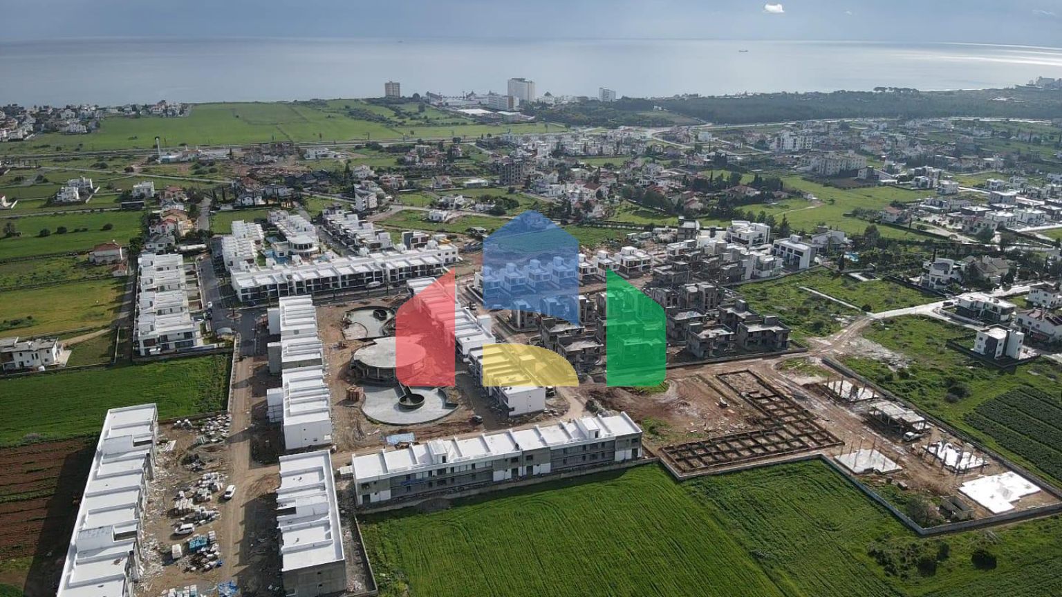 Студия 44 м2 в новом комплексе в Ени Боазичи