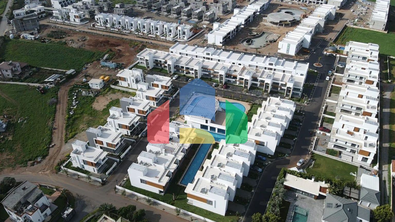 Студия 44 м2 в новом комплексе в Ени Боазичи