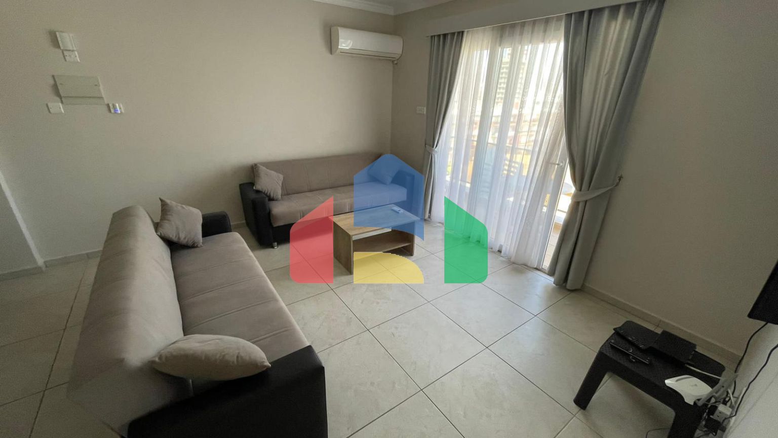 Готовая трехкомнатная квартира 86 м2 в красивом комплексе в Искеле