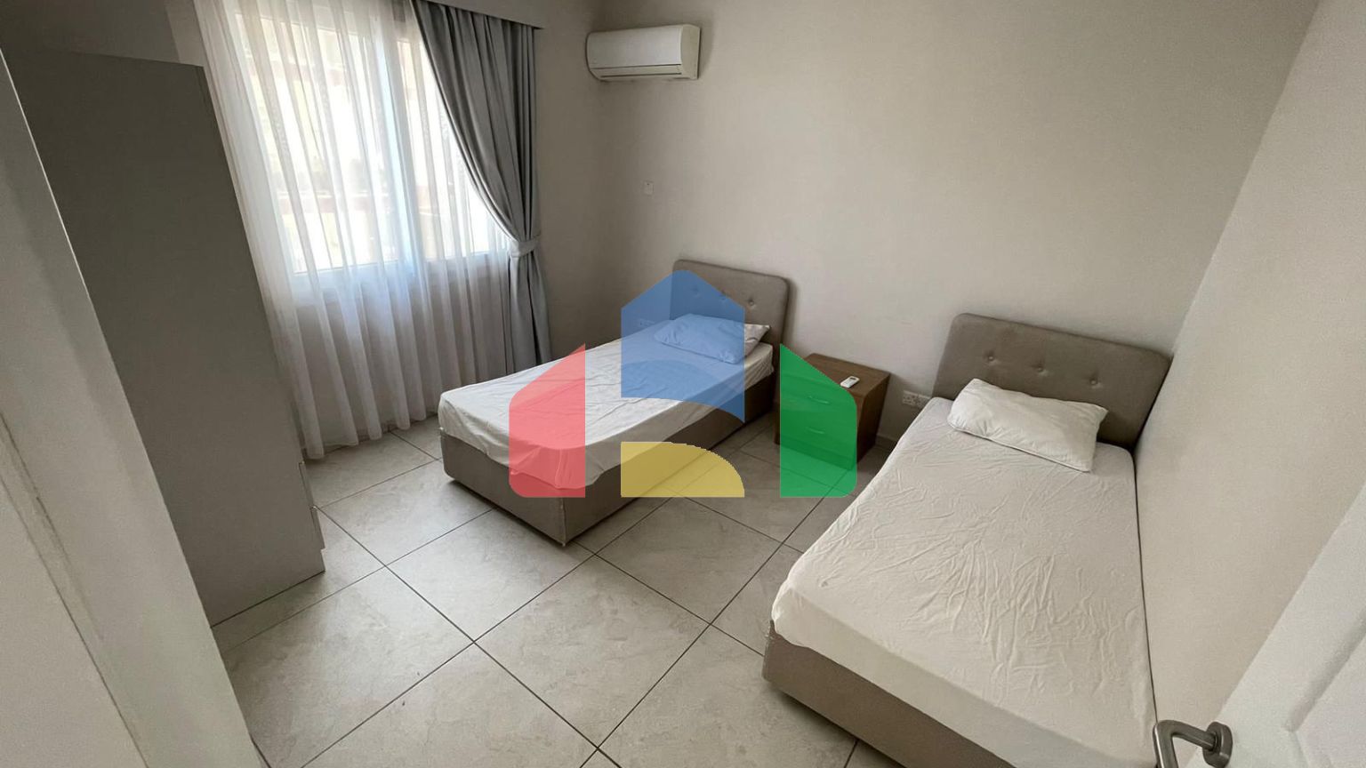 Готовая трехкомнатная квартира 86 м2 в красивом комплексе в Искеле