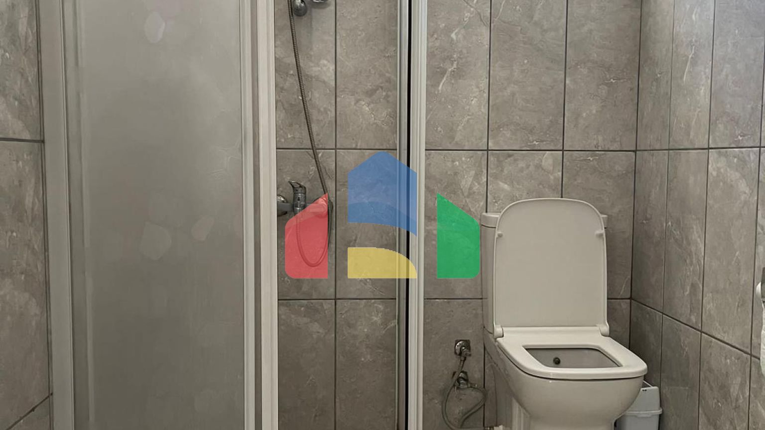 Готовая трехкомнатная квартира 86 м2 в красивом комплексе в Искеле