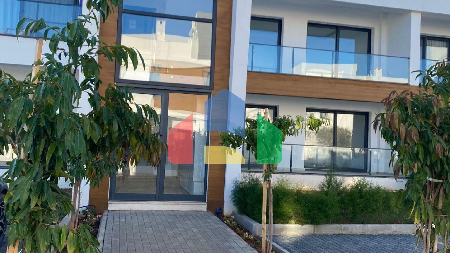 Квартира 2+1 (89 м2) с балконом и террасой на крыше 89 м2 в Енибоазичи