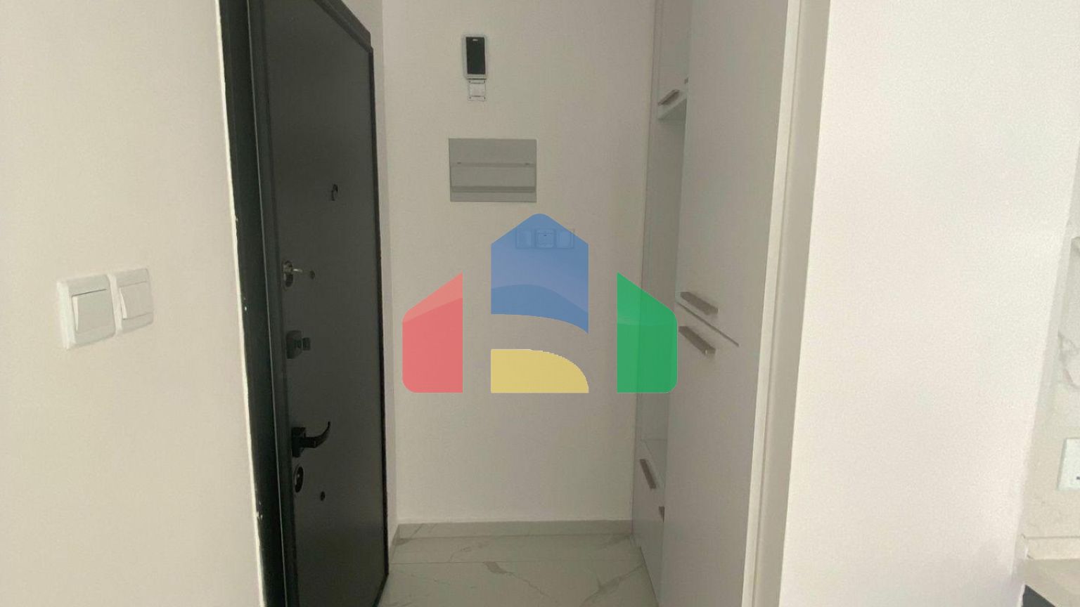 Квартира 2+1 (89 м2) с балконом и террасой на крыше 89 м2 в Енибоазичи