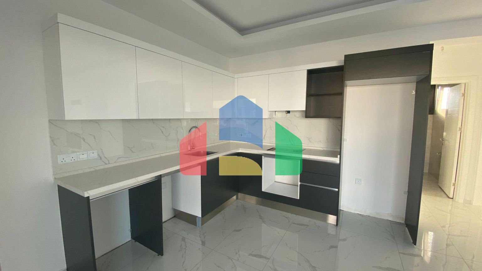 Квартира 2+1 (89 м2) с балконом и террасой на крыше 89 м2 в Енибоазичи