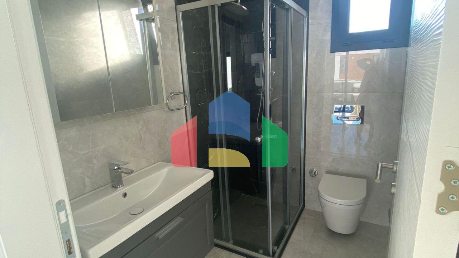 Квартира 2+1 (89 м2) с балконом и террасой на крыше 89 м2 в Енибоазичи