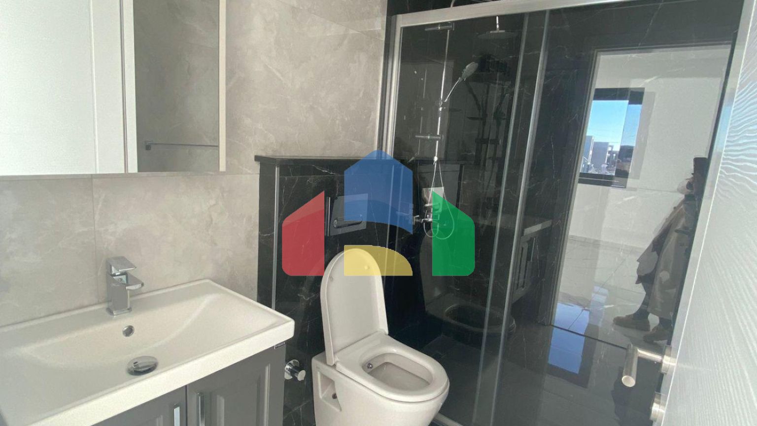 Квартира 2+1 (89 м2) с балконом и террасой на крыше 89 м2 в Енибоазичи