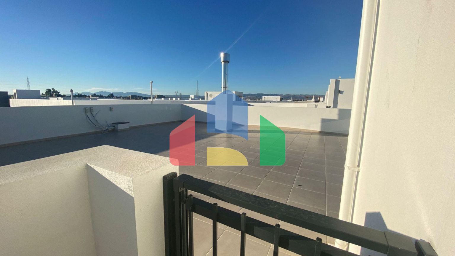 Квартира 2+1 (89 м2) с балконом и террасой на крыше 89 м2 в Енибоазичи