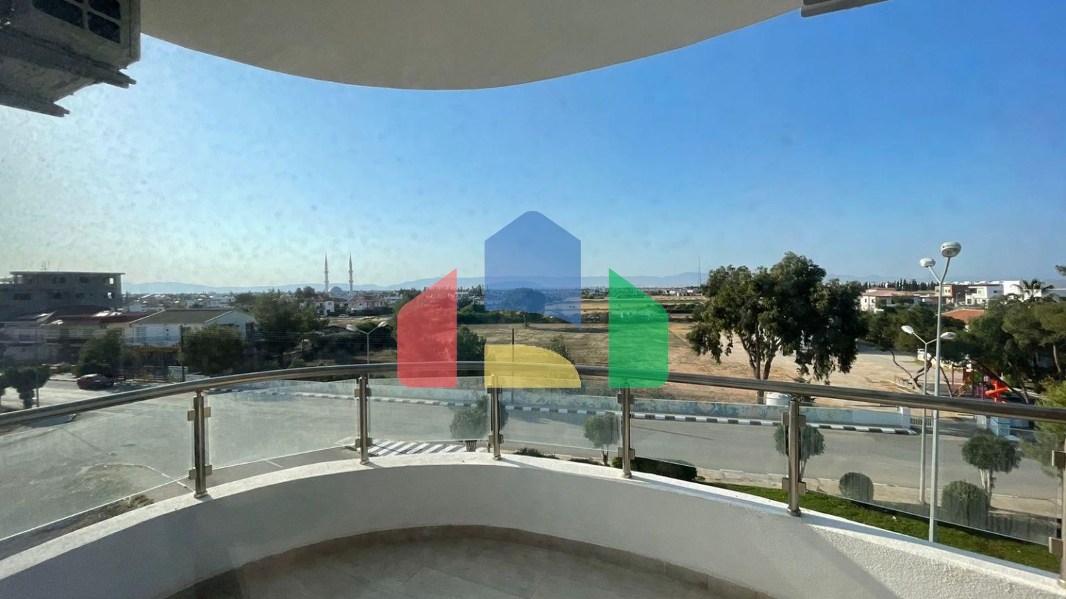 Трехкомнатная квартира 85 м2 в комплексе в Боазе