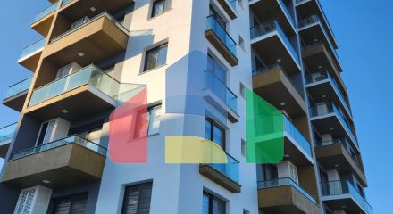 Двухкомнатная квартира 55 м2 в высотном доме рядом с песчаным пляжем Двухкомнатная квартира 55 м2 в высотном доме рядом с песчаным пляжем