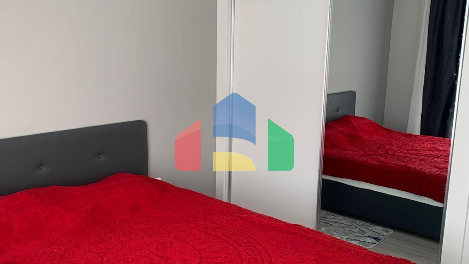 Двухкомнатная квартира  55 м2 в высотном доме рядом с песчаным пляжем