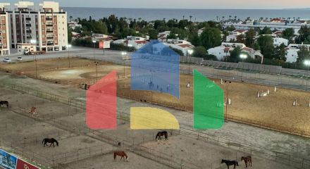 Двухкомнатная квартира 55 м2 в высотном доме рядом с песчаным пляжем Двухкомнатная квартира 55 м2 в высотном доме рядом с песчаным пляжем