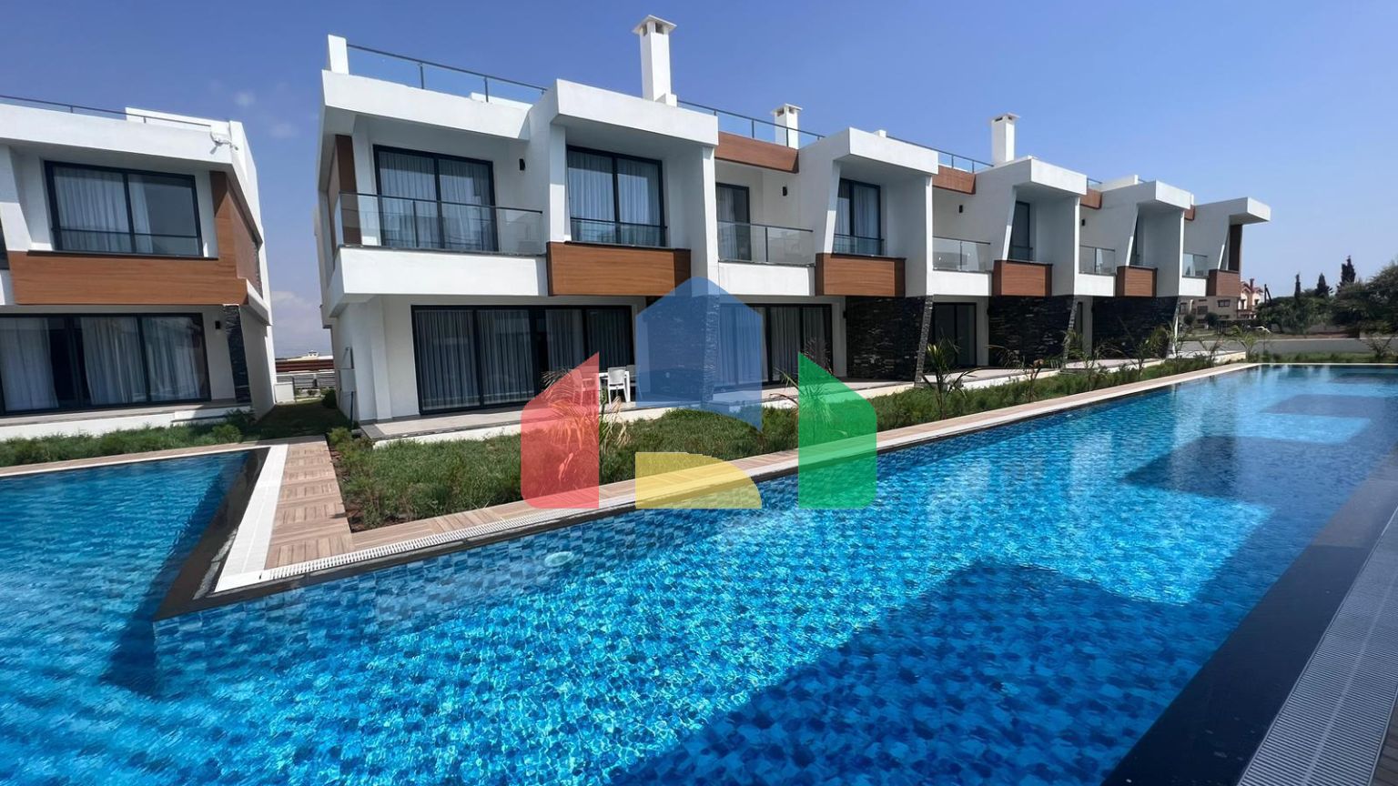 Таунхаус 3+1 (183 м2) в роскошном комплексе в 1 км от моря