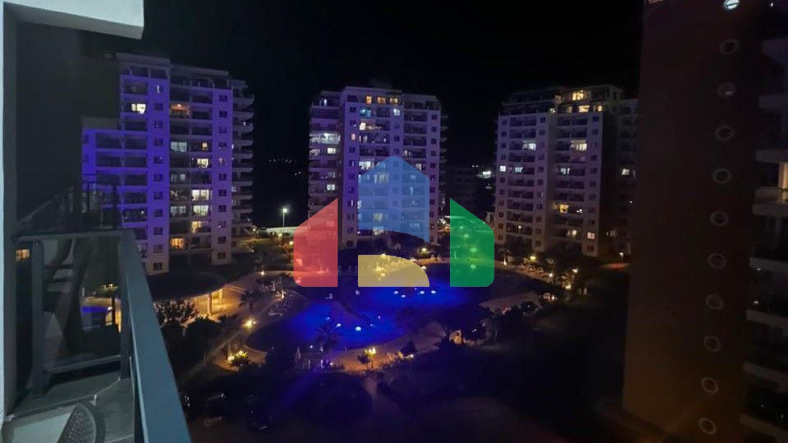 Студия 48 м2 с балконом 8м2 в роскошном комплексе в Искеле