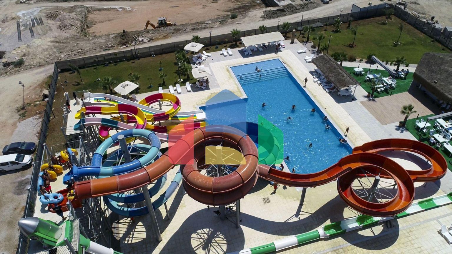 Студия 51 м2 с мебелью в 300 метрах от песчаного пляжа