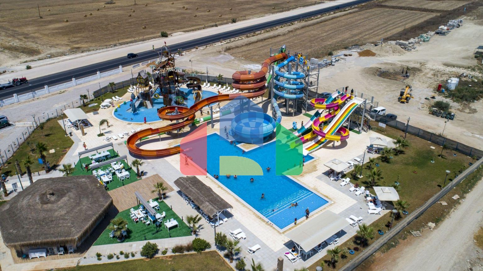 Студия 51 м2 с мебелью в 300 метрах от песчаного пляжа