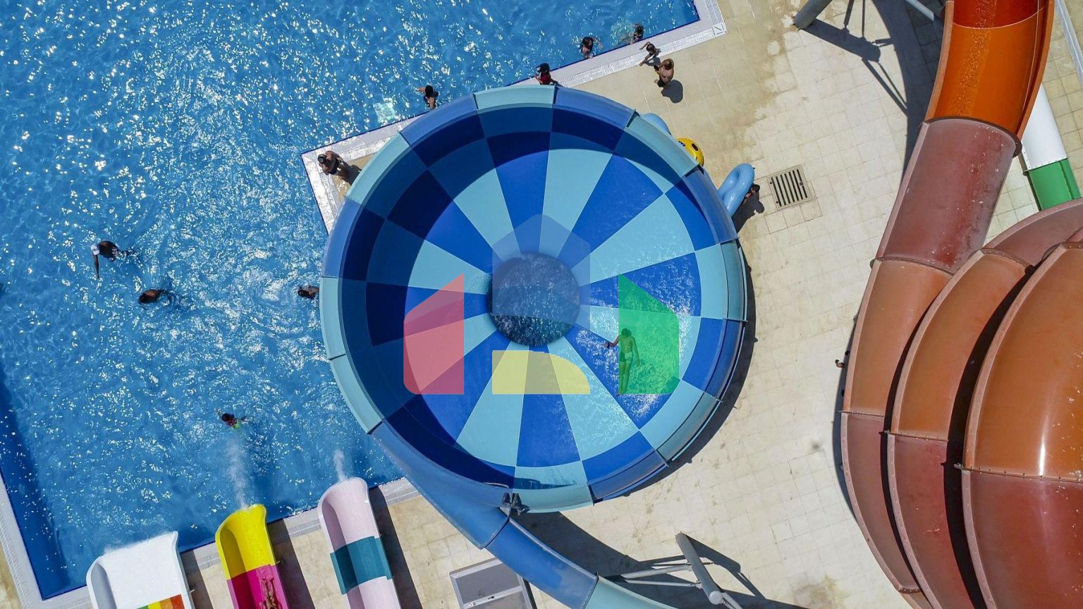 Студия 51 м2 с мебелью в 300 метрах от песчаного пляжа