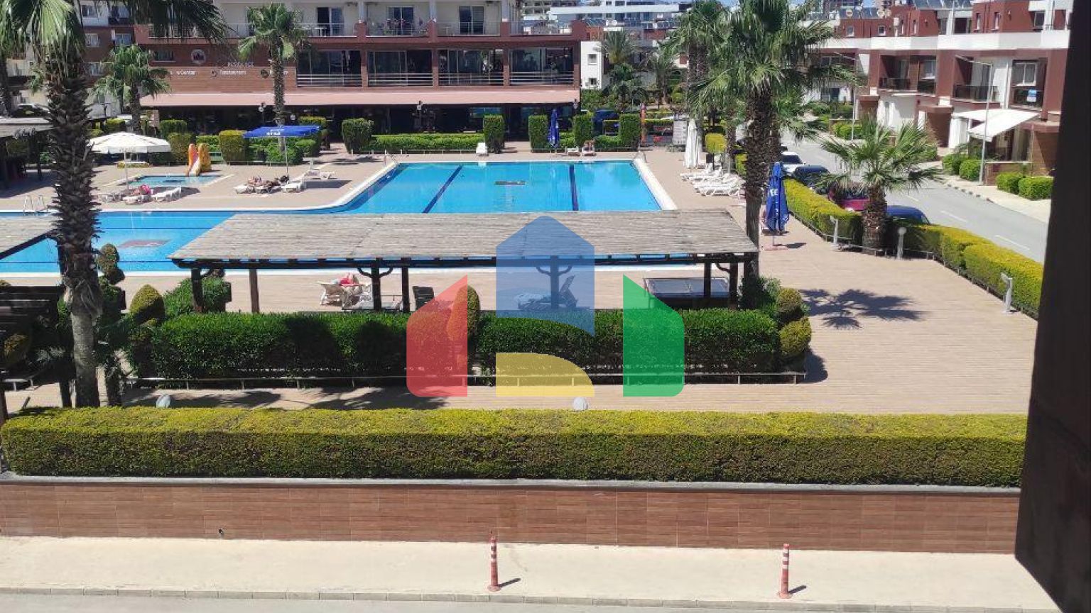 Студия 46 м2 в красивом комплексе в Искеле