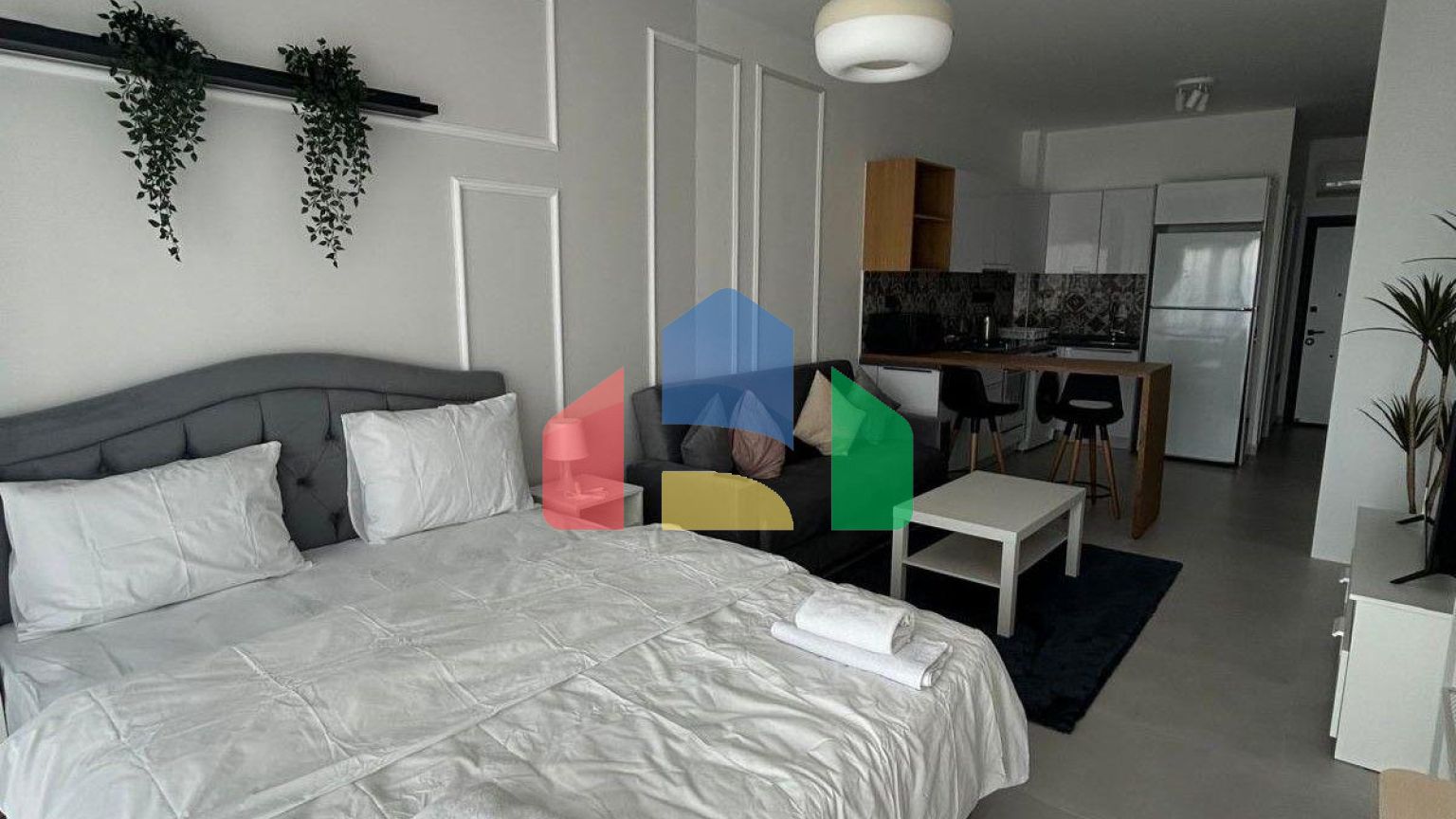 Студия 50м2 с террасой 9м2 недалеко от пляжа