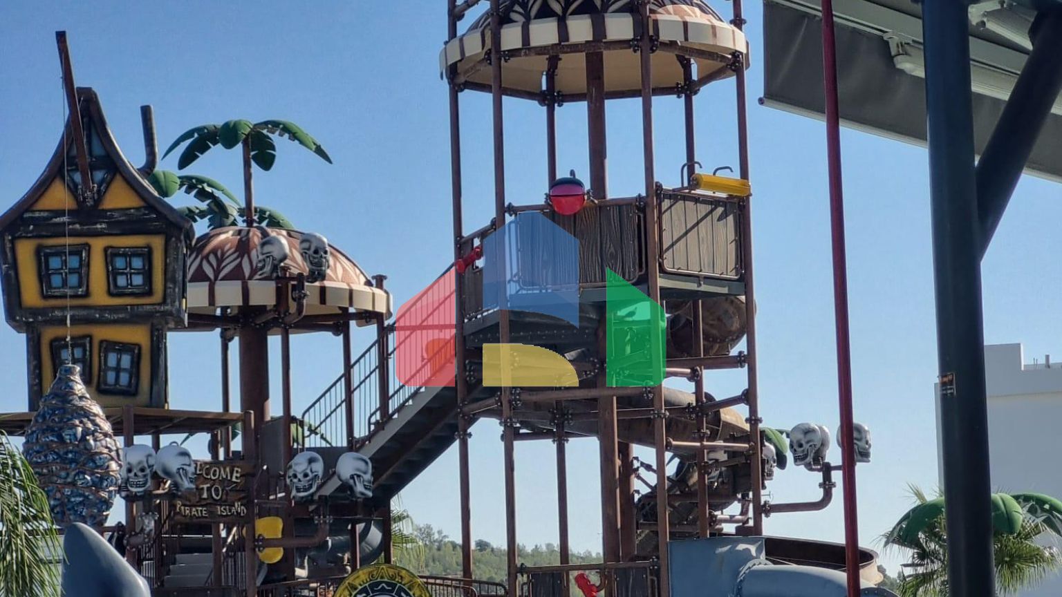 Студия 50м2 с террасой 9м2 недалеко от пляжа