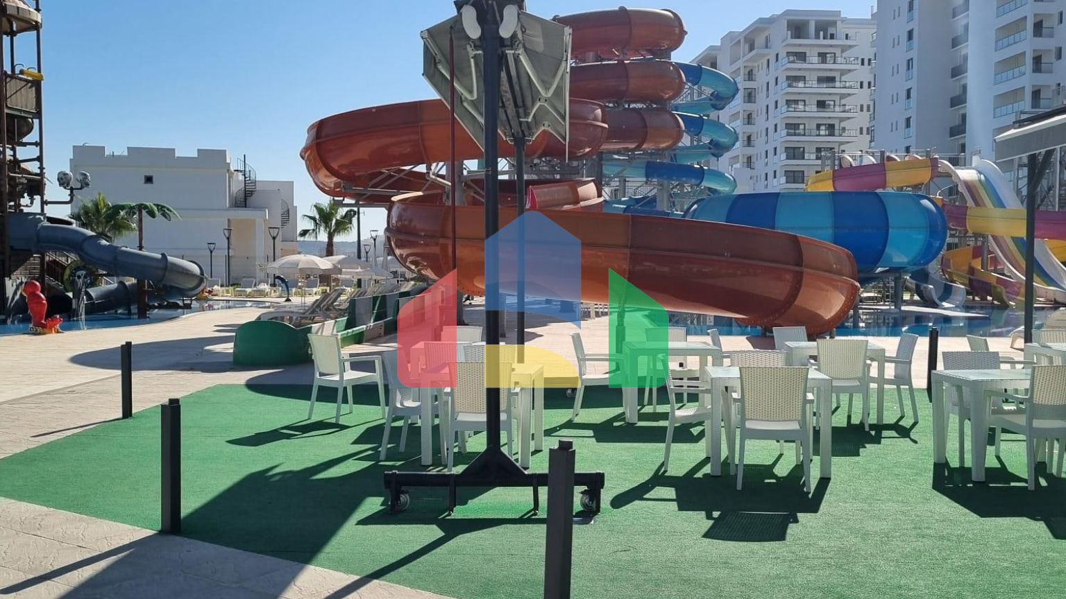 Студия 50м2 с террасой 9м2 недалеко от пляжа