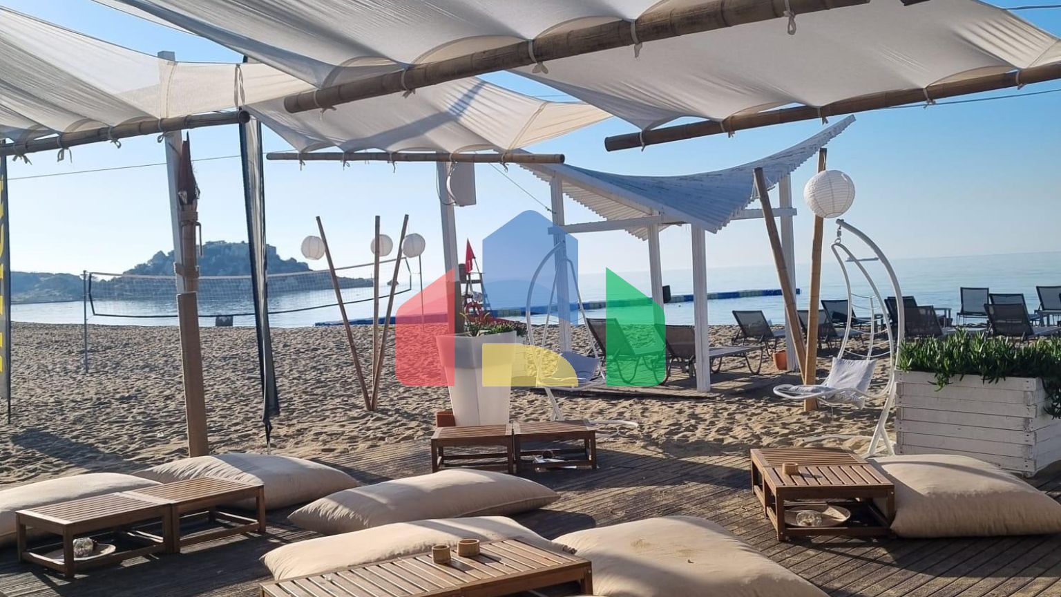 Студия 50м2 с террасой 9м2 недалеко от пляжа