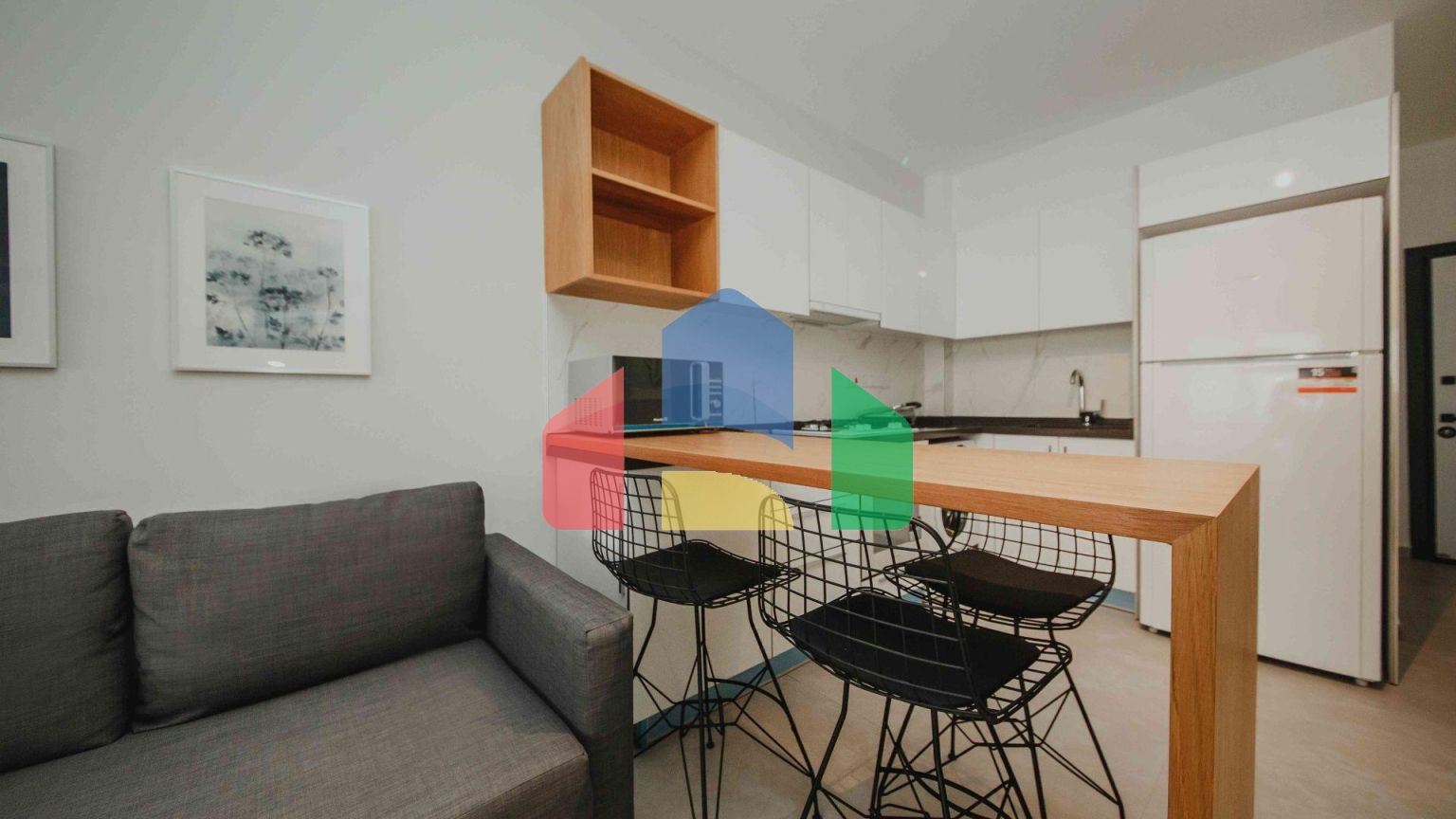 Студия 50 м2 c балконом 9м2